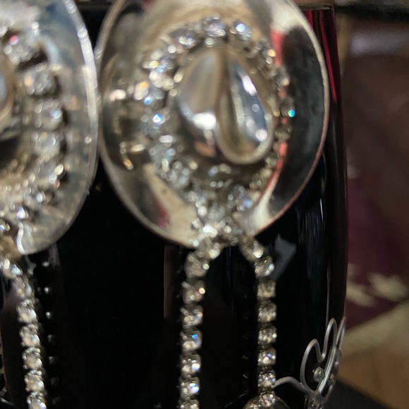 Cow girl crystal dangle earrings - Picture 4 of 13